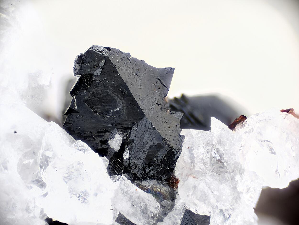 Hausmannite & Manganvesuvianite