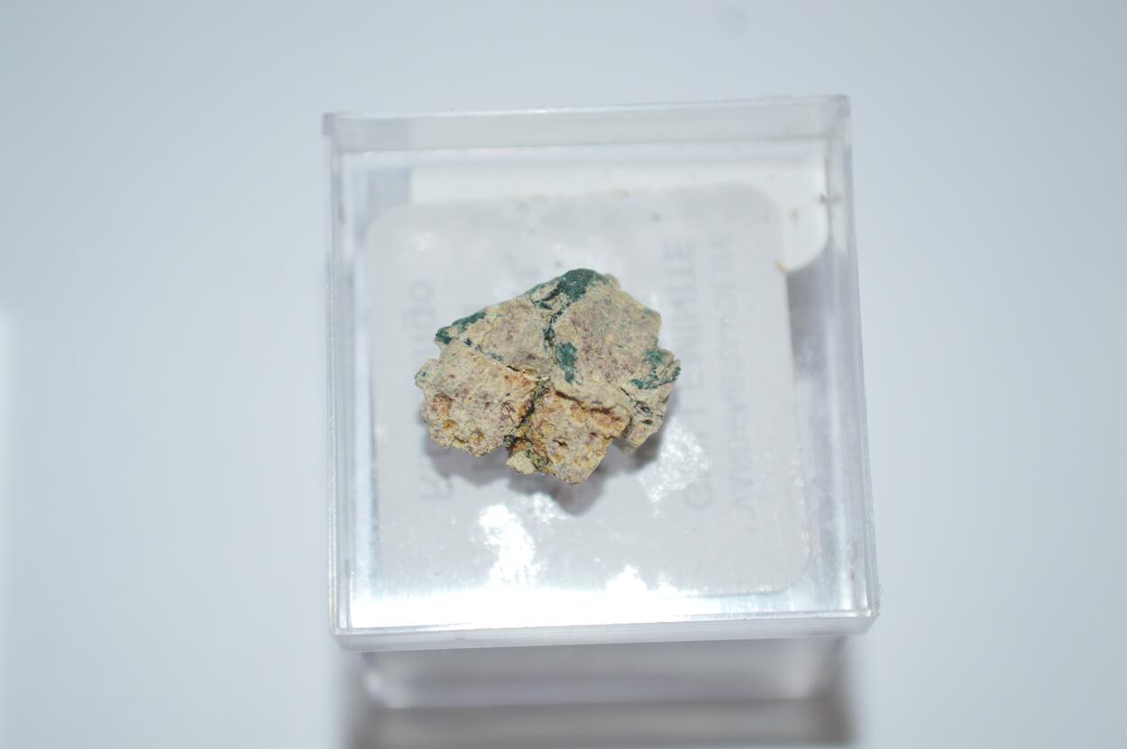 Vandenbrandeite & Guilleminite