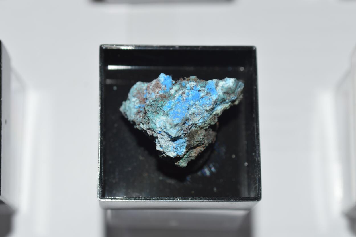 Cyanotrichite