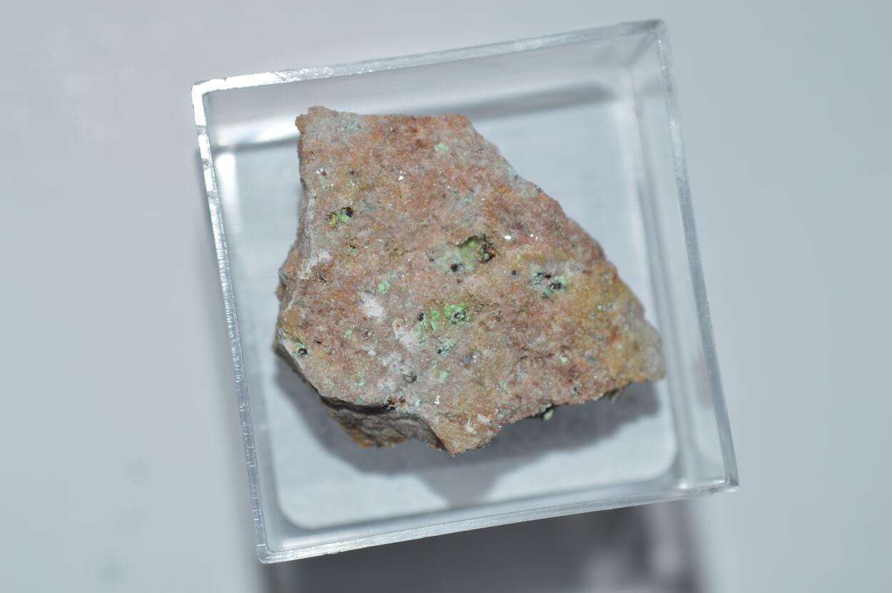 Zálesíite & Rutile