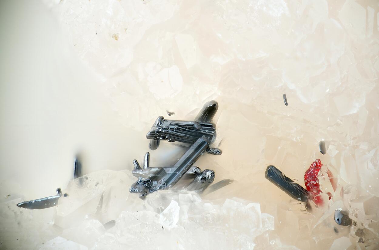 Imiterite & Cinnabar