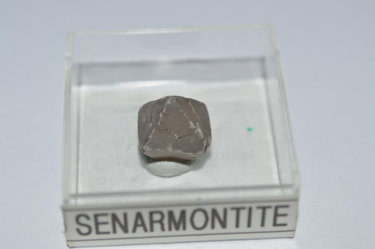 Sénarmontite