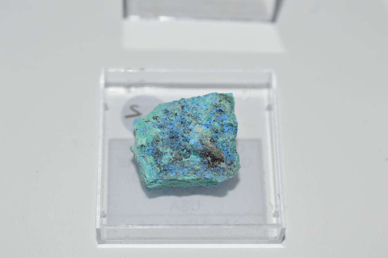 Cyanotrichite