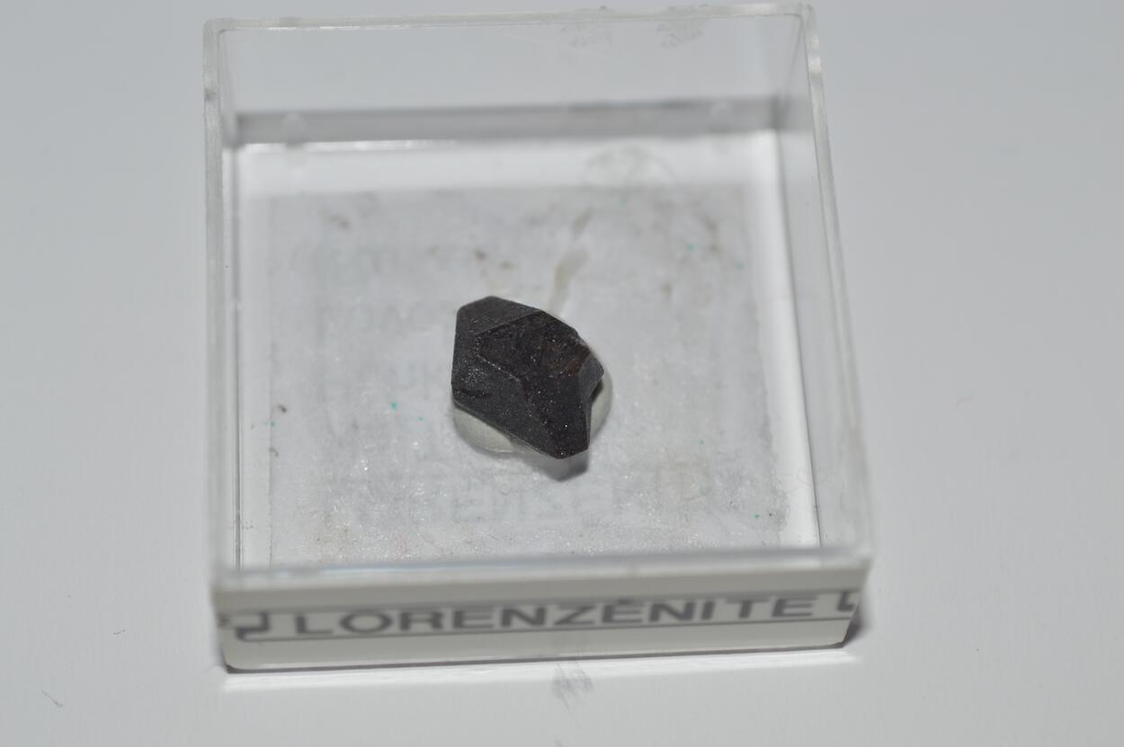 Lorenzenite