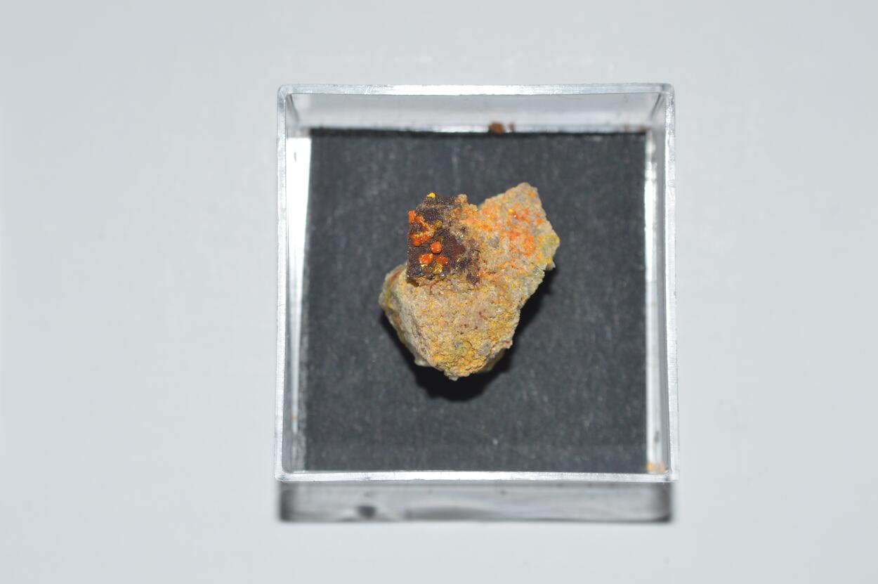 Francevillite & Mounanaite