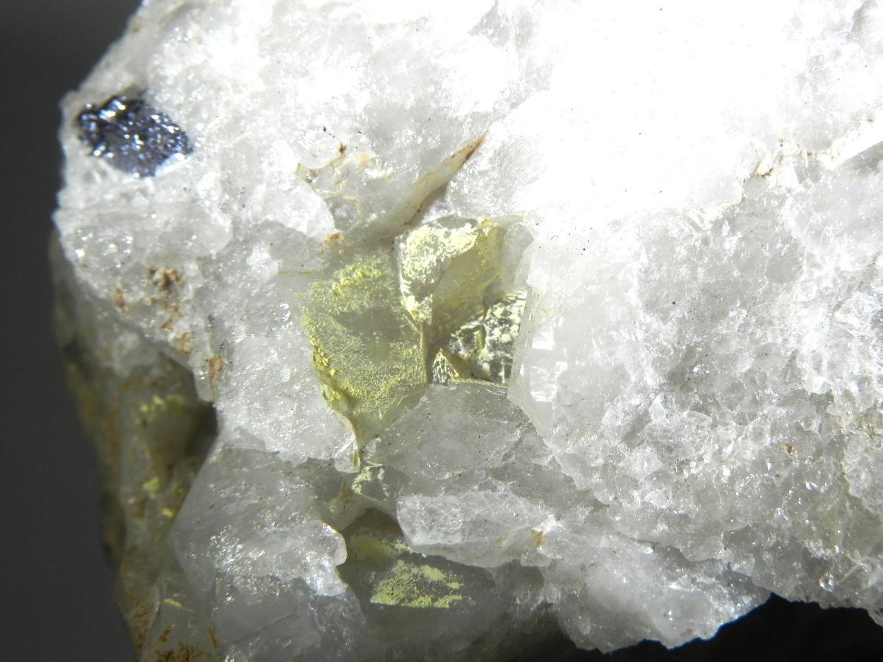 Betpakdalite & Molybdenite