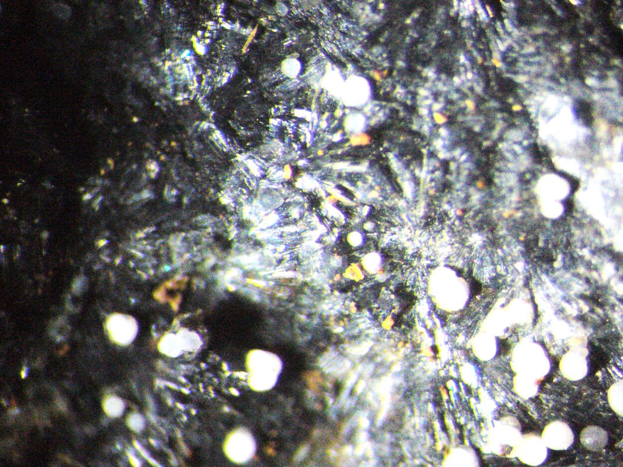 Nesquehonite & Huntite