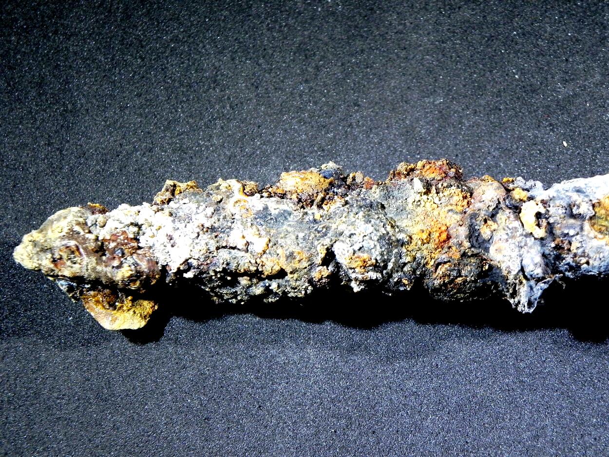 Nesquehonite & Huntite