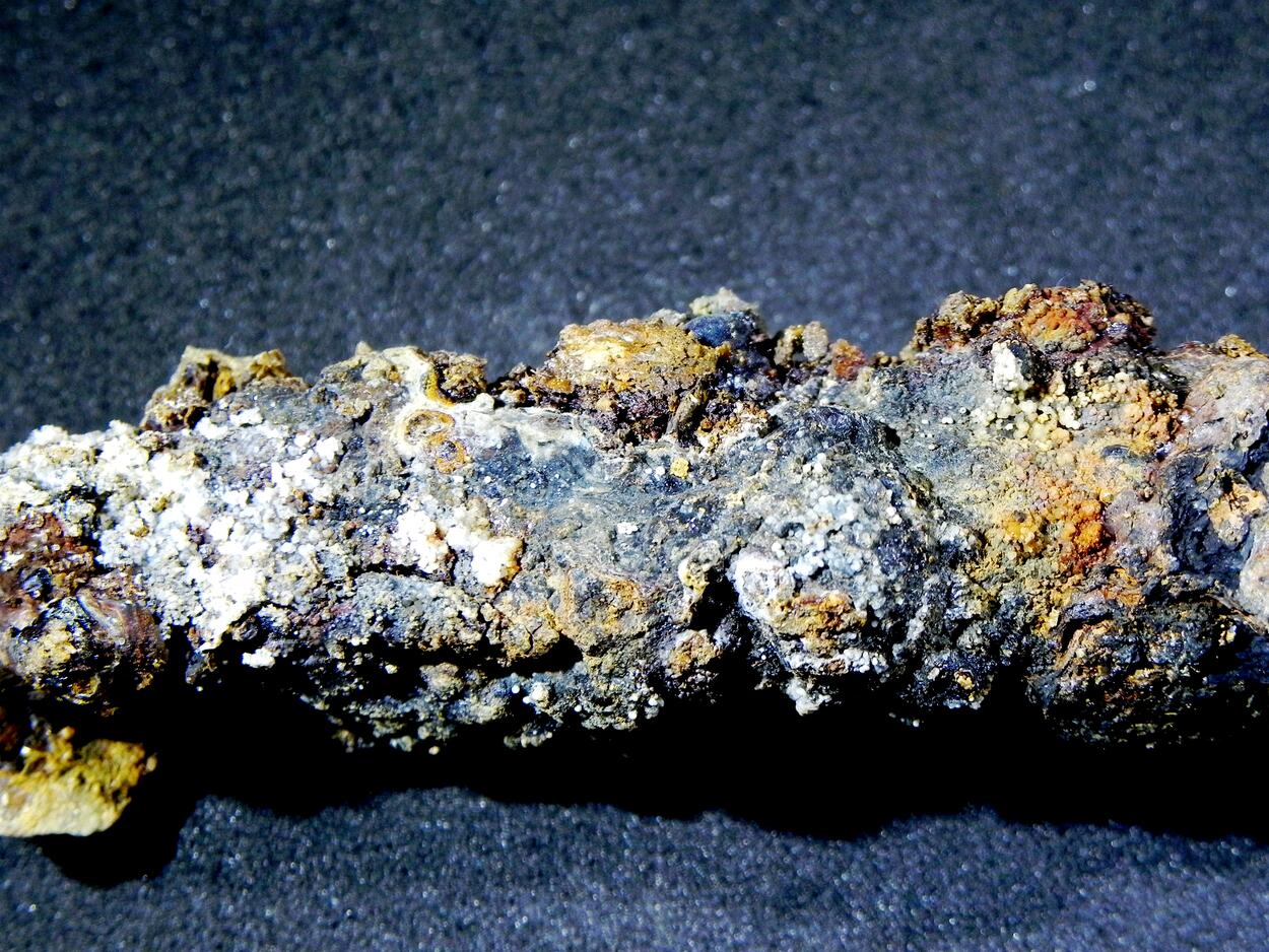 Nesquehonite & Huntite