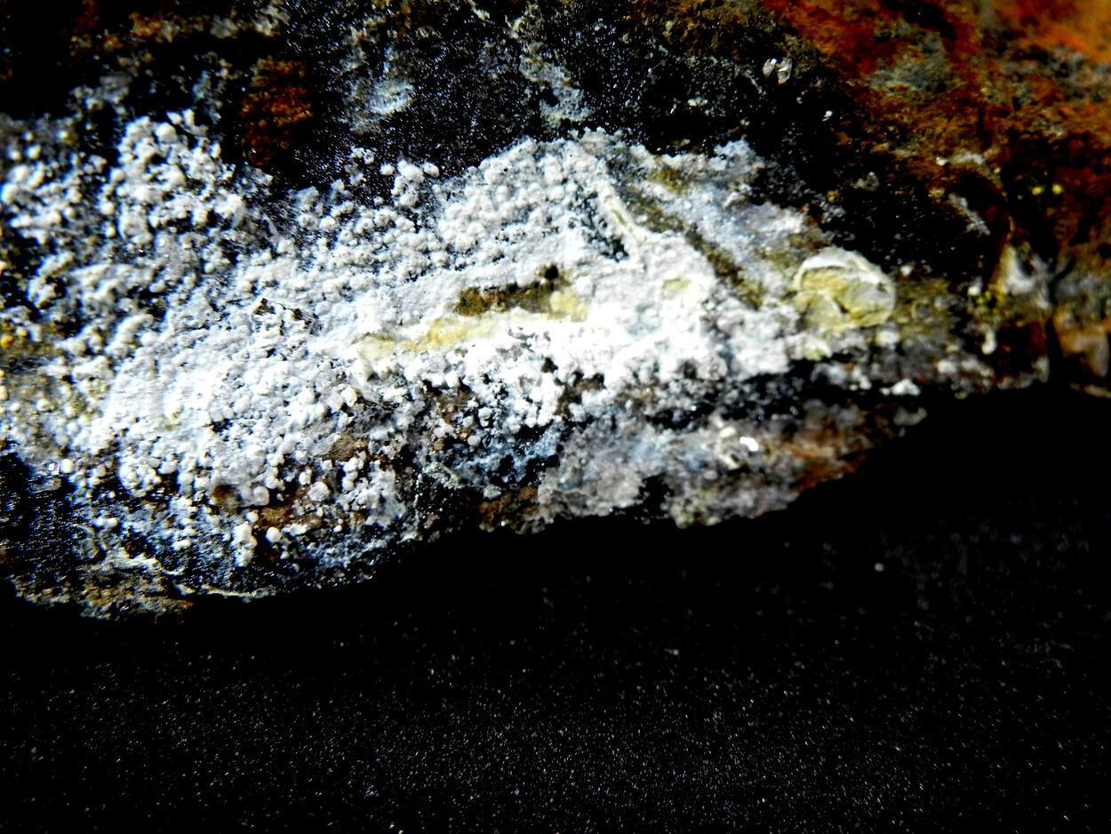 Znucalite & Hydrozincite