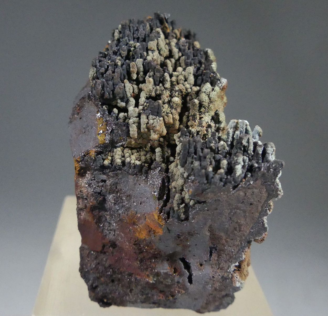 Florencite-(La) On Goethite