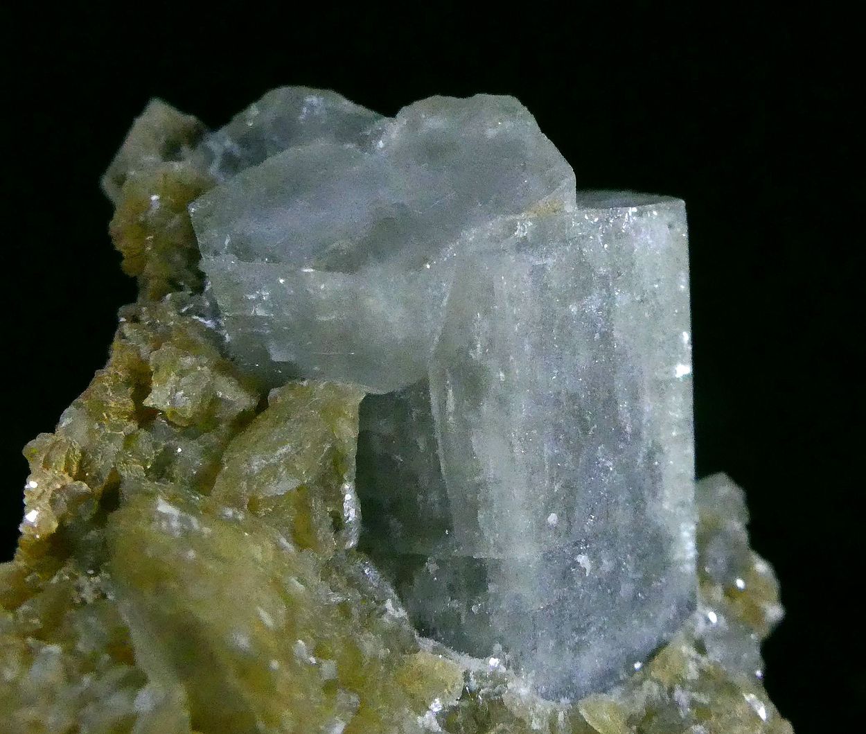 Fluorapatite Siderite & Muscovite