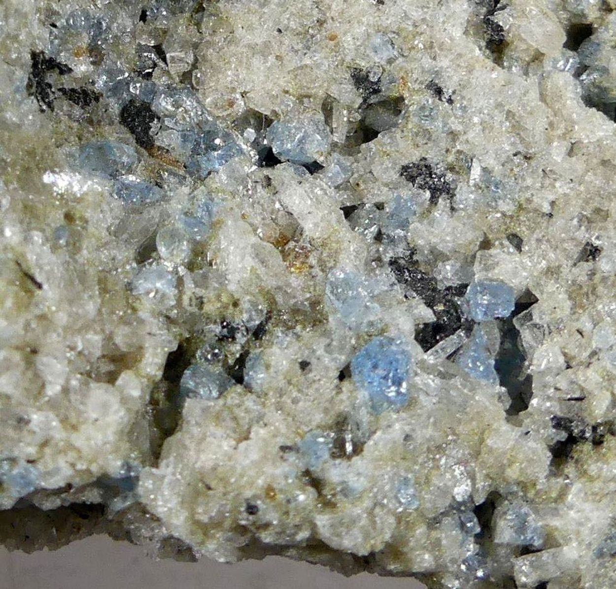 Haüyne With Sanidine