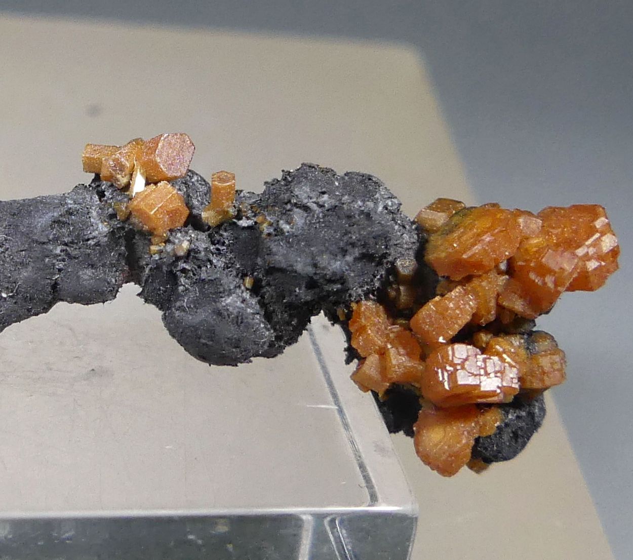 Vanadinite On Manganese Oxides