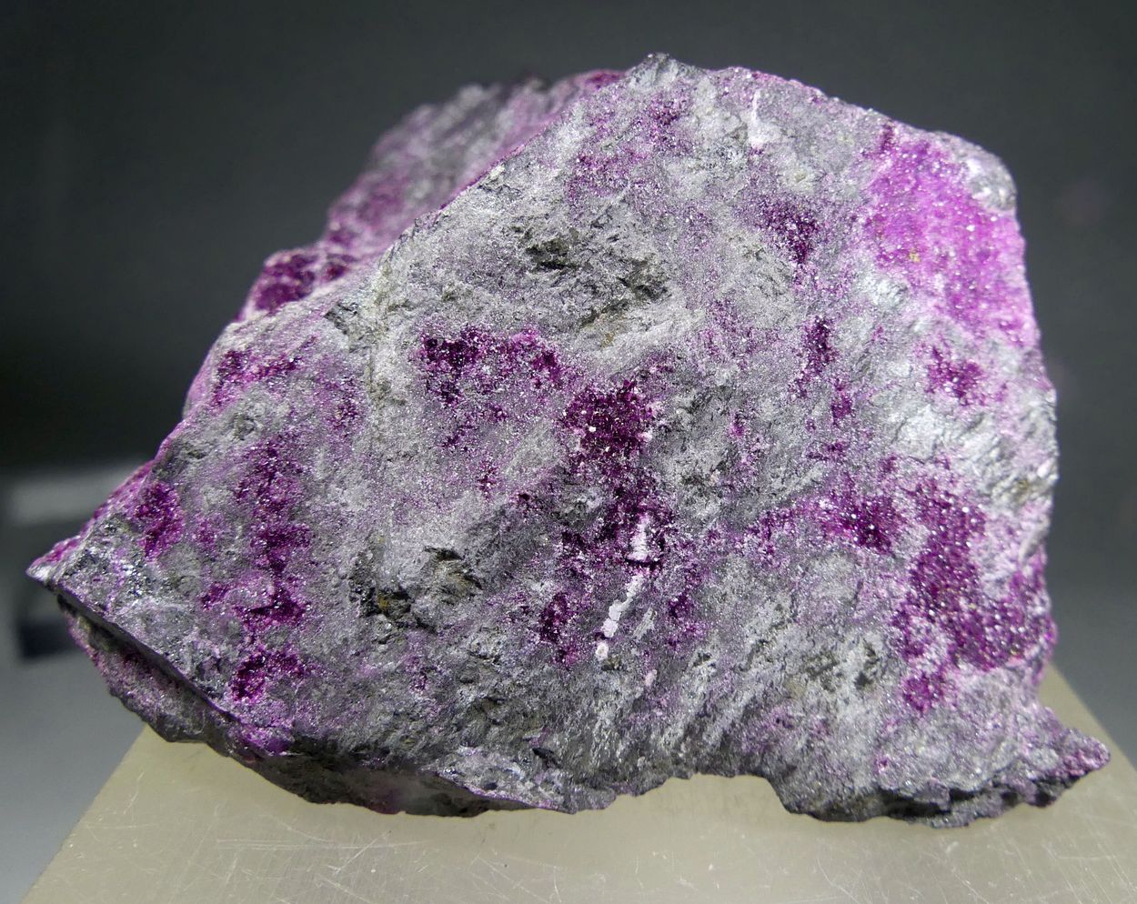 Kämmererite On Chromite