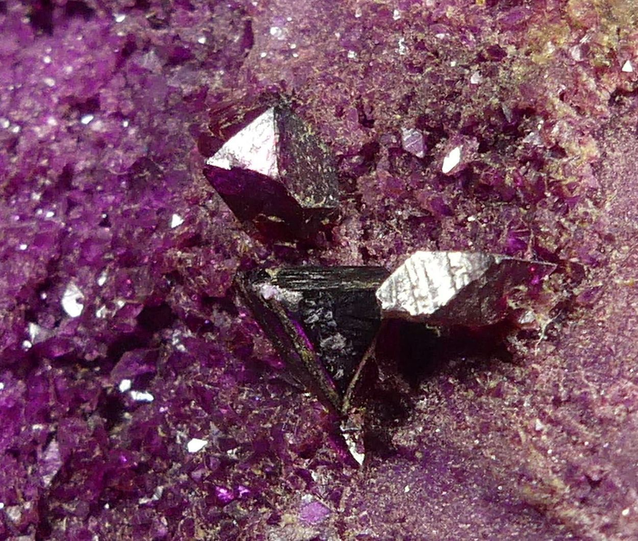 Kämmererite On Chromite