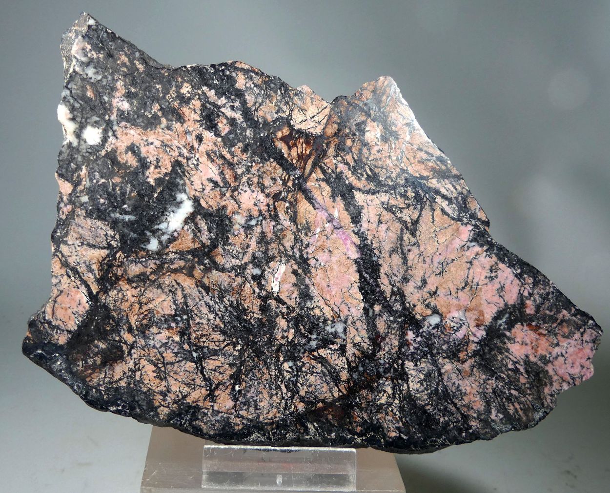 Rhodonite Tinzenite Braunite & Manganoan Calcite