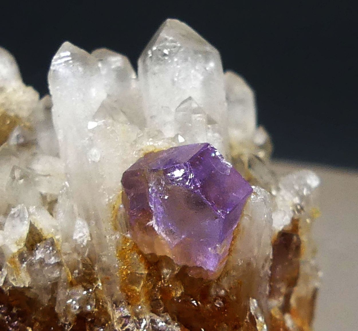 Fluorapatite On Quartz