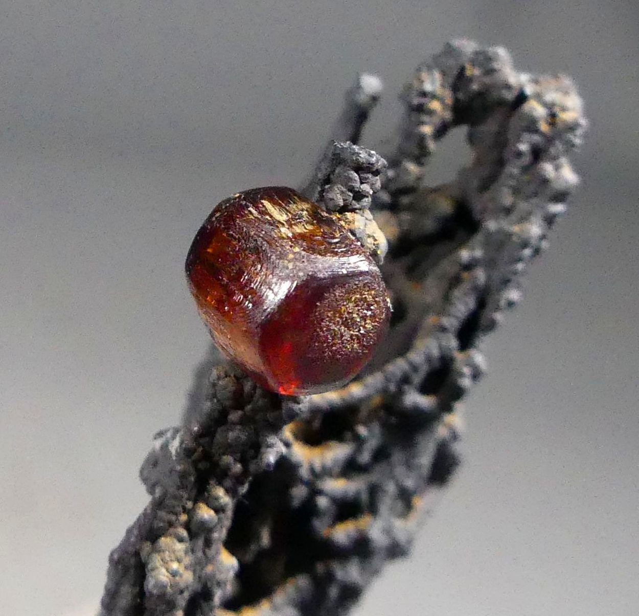 Vanadinite On Pyrolusite