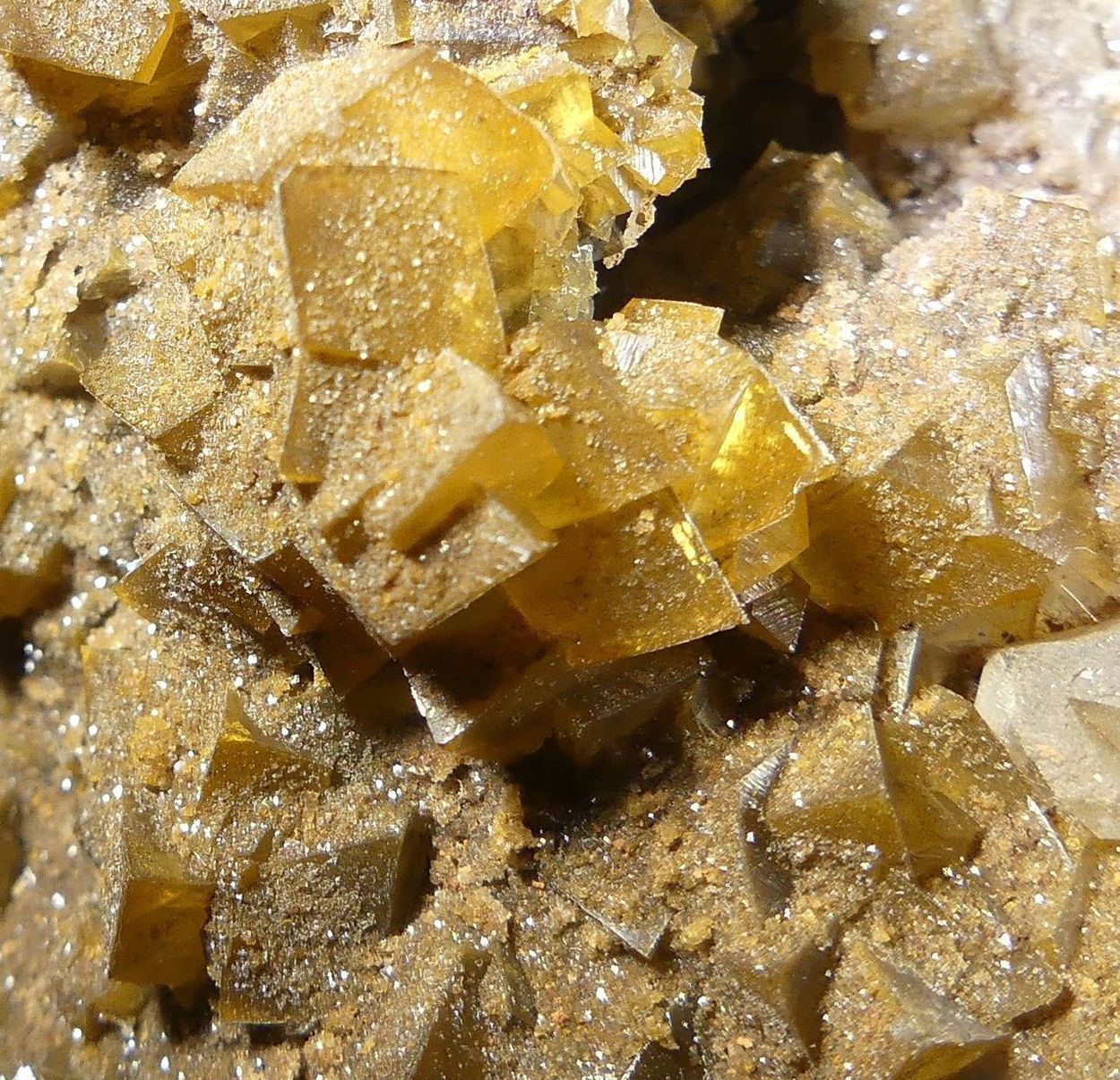 Smithsonite On Cerussite