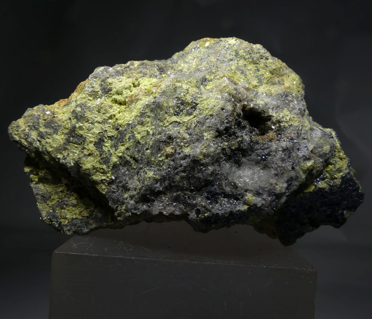 Ferrimolybdite With Molybdenite & Sericite