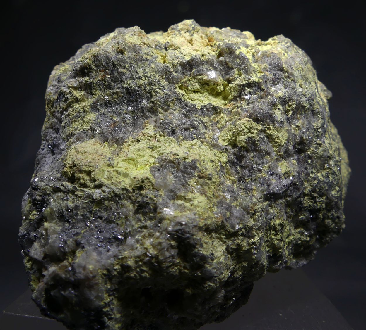 Ferrimolybdite With Molybdenite & Sericite
