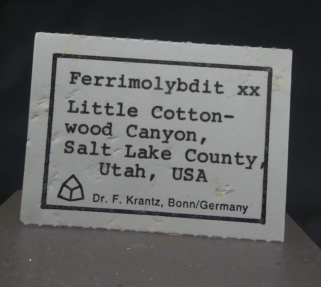 Ferrimolybdite With Molybdenite & Sericite