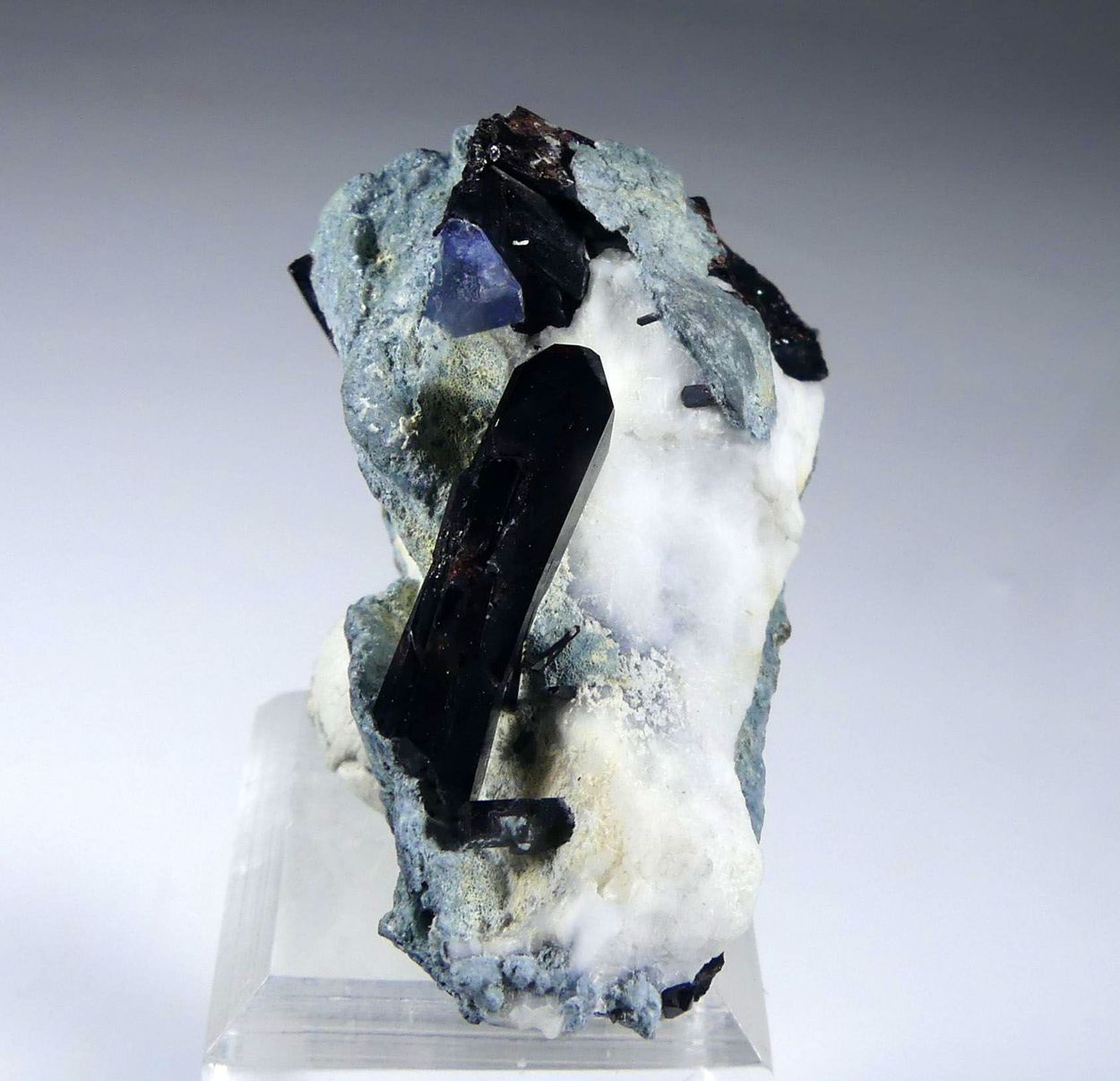 Benitoite & Neptunite