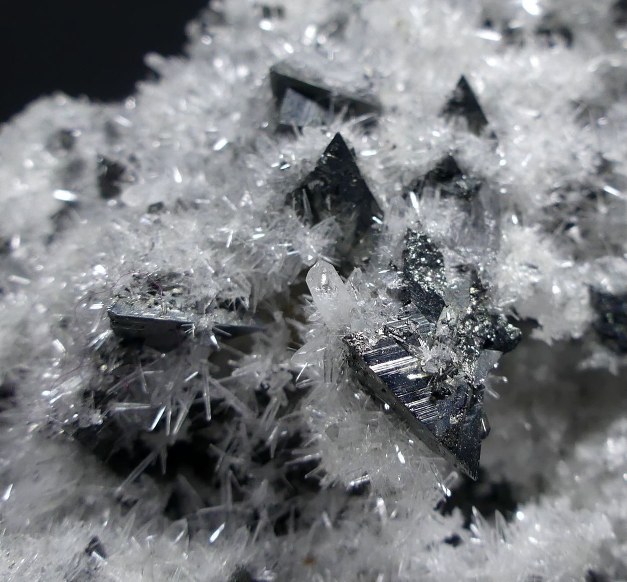 Tetrahedrite On Quartz On Sphalerite