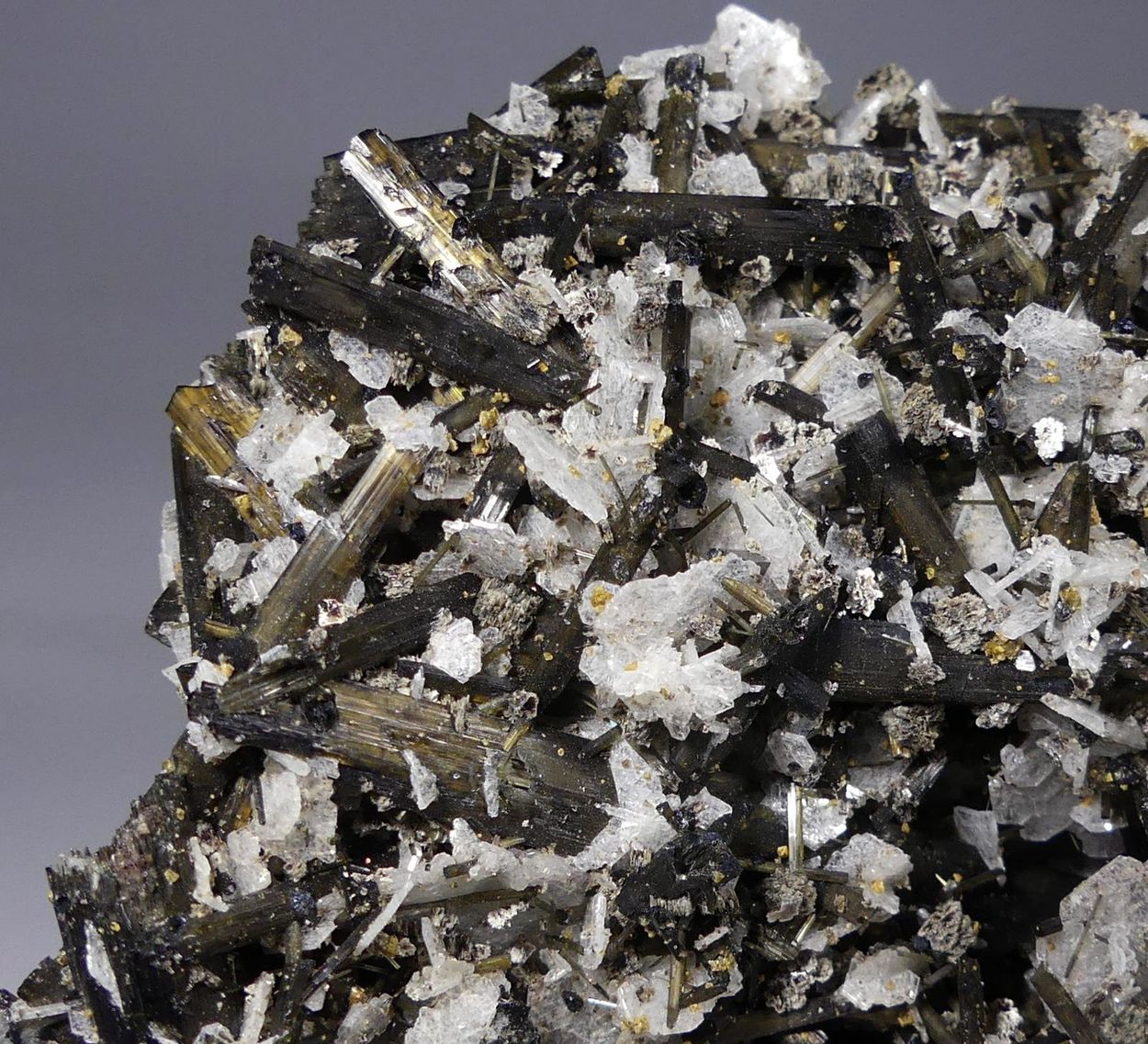 Tourmaline Var Verdelite With Cleavelandite