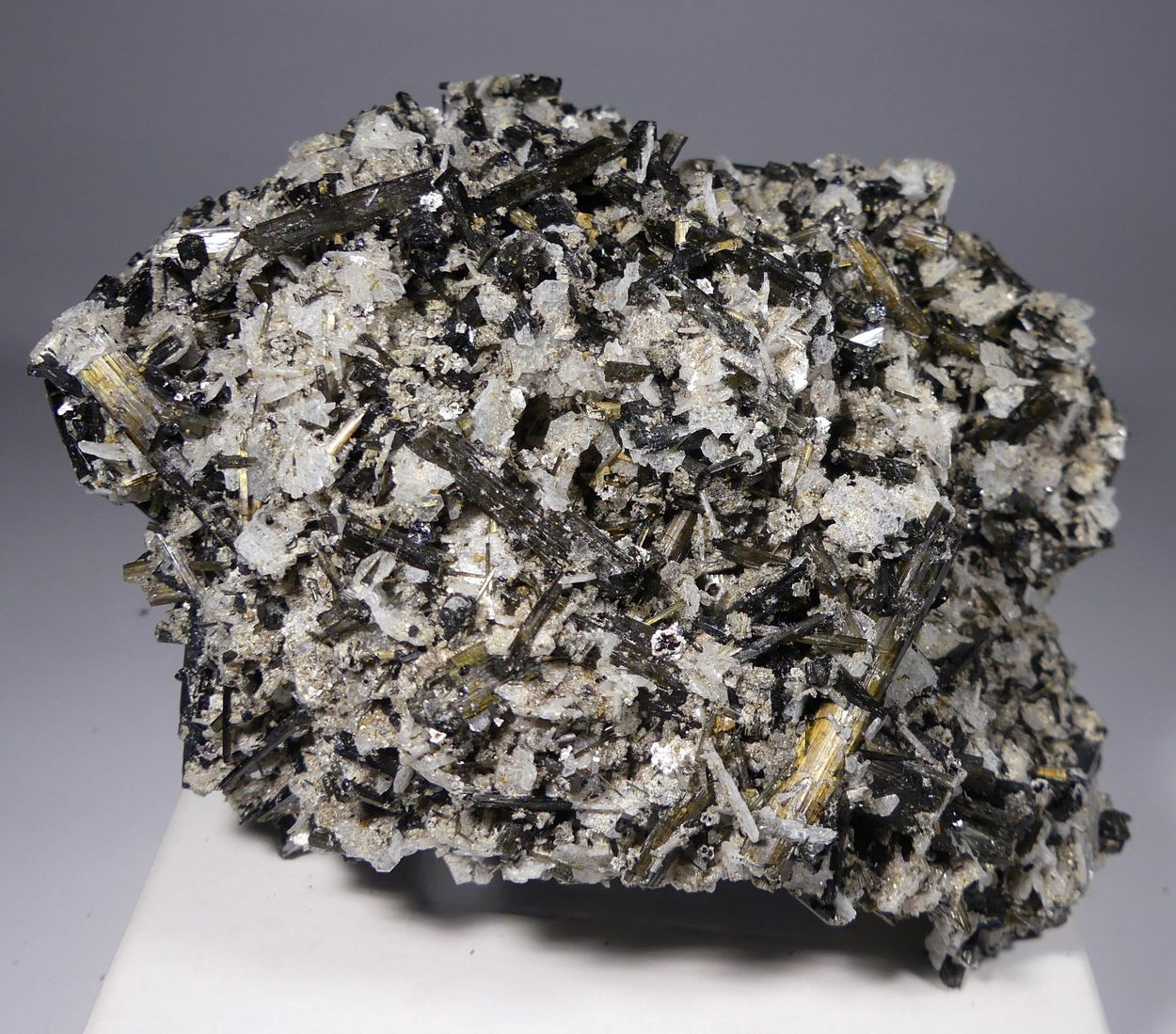 Tourmaline Var Verdelite With Cleavelandite