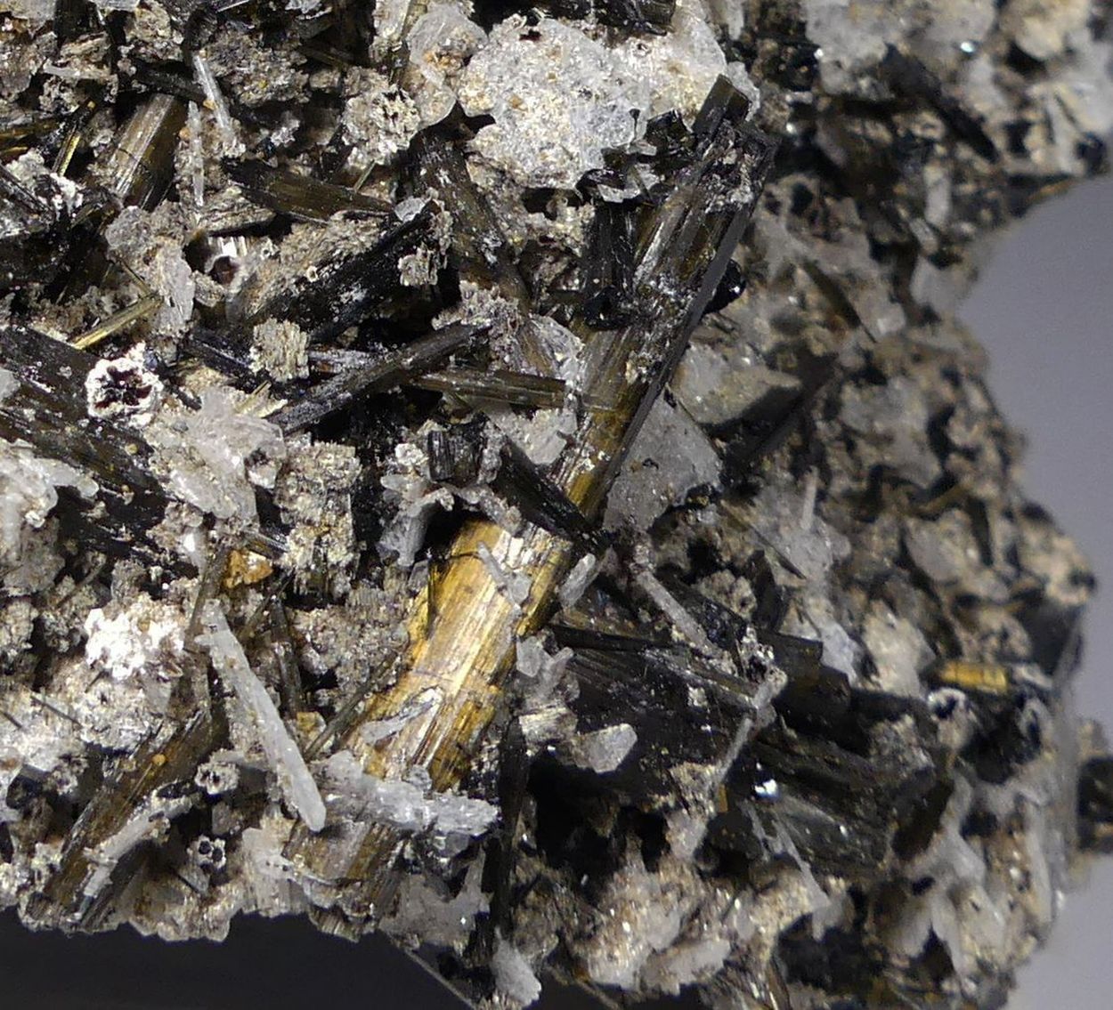 Tourmaline Var Verdelite With Cleavelandite