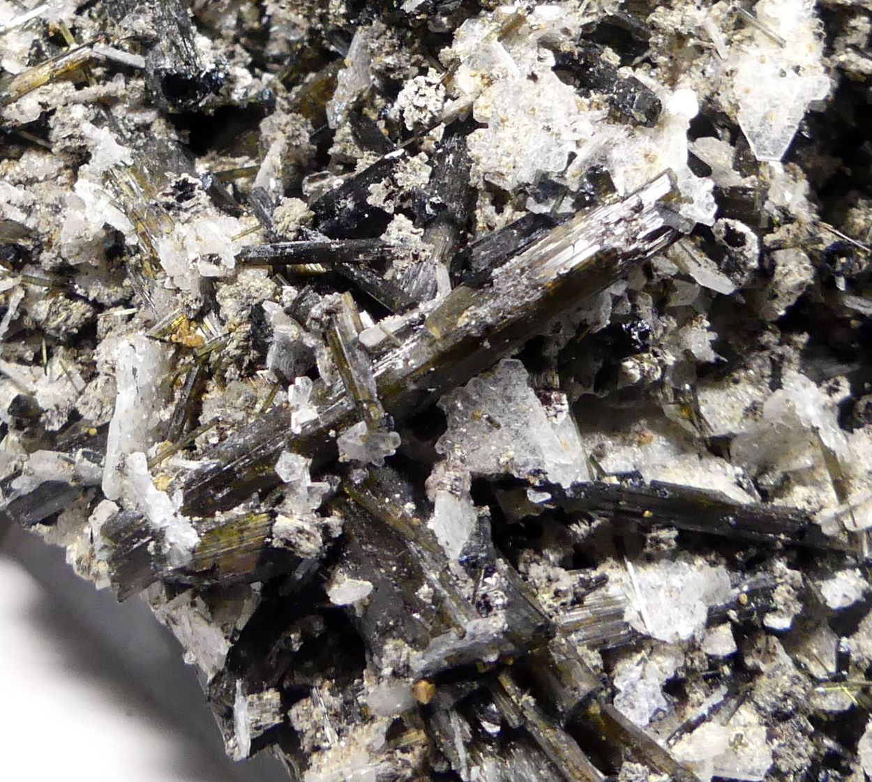 Tourmaline Var Verdelite With Cleavelandite