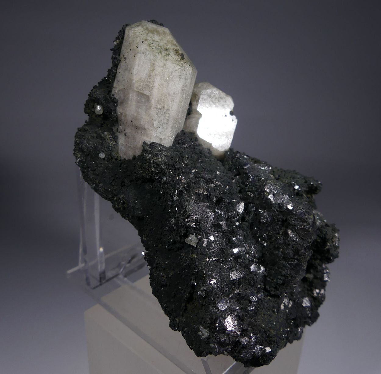 Fluorapatite On Magnetite