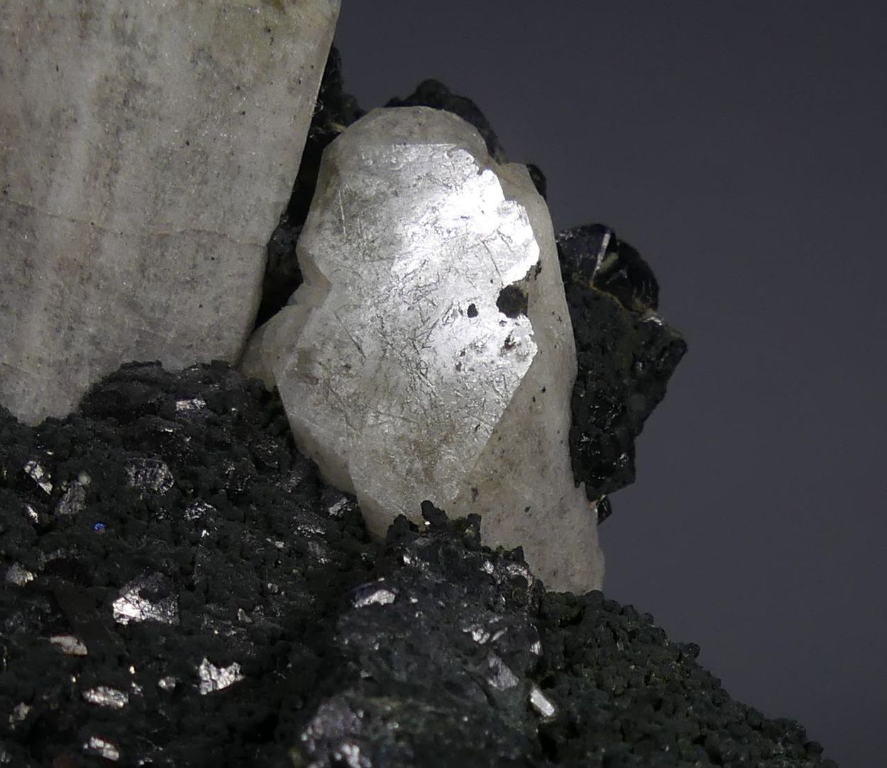 Fluorapatite On Magnetite