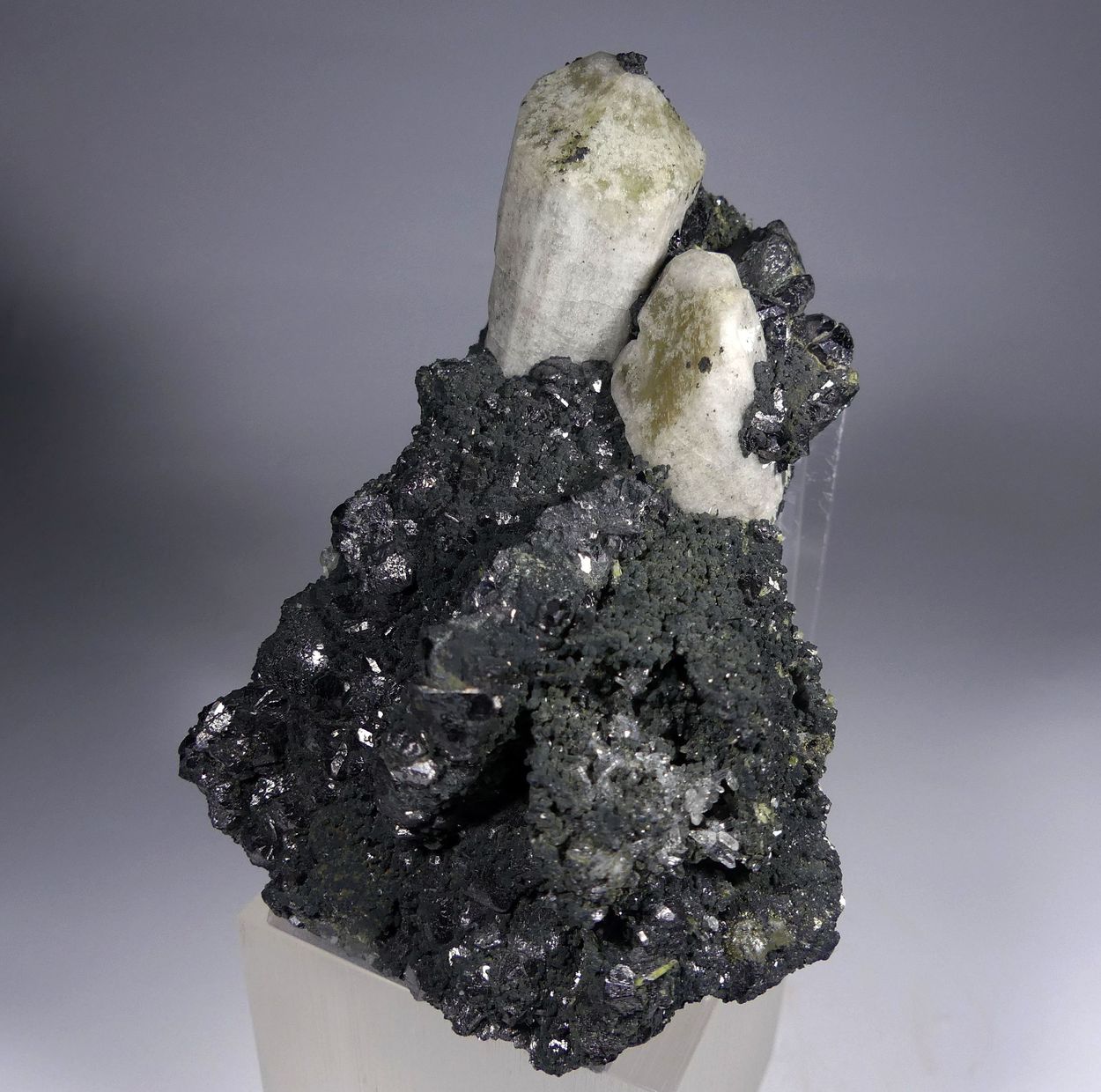 Fluorapatite On Magnetite