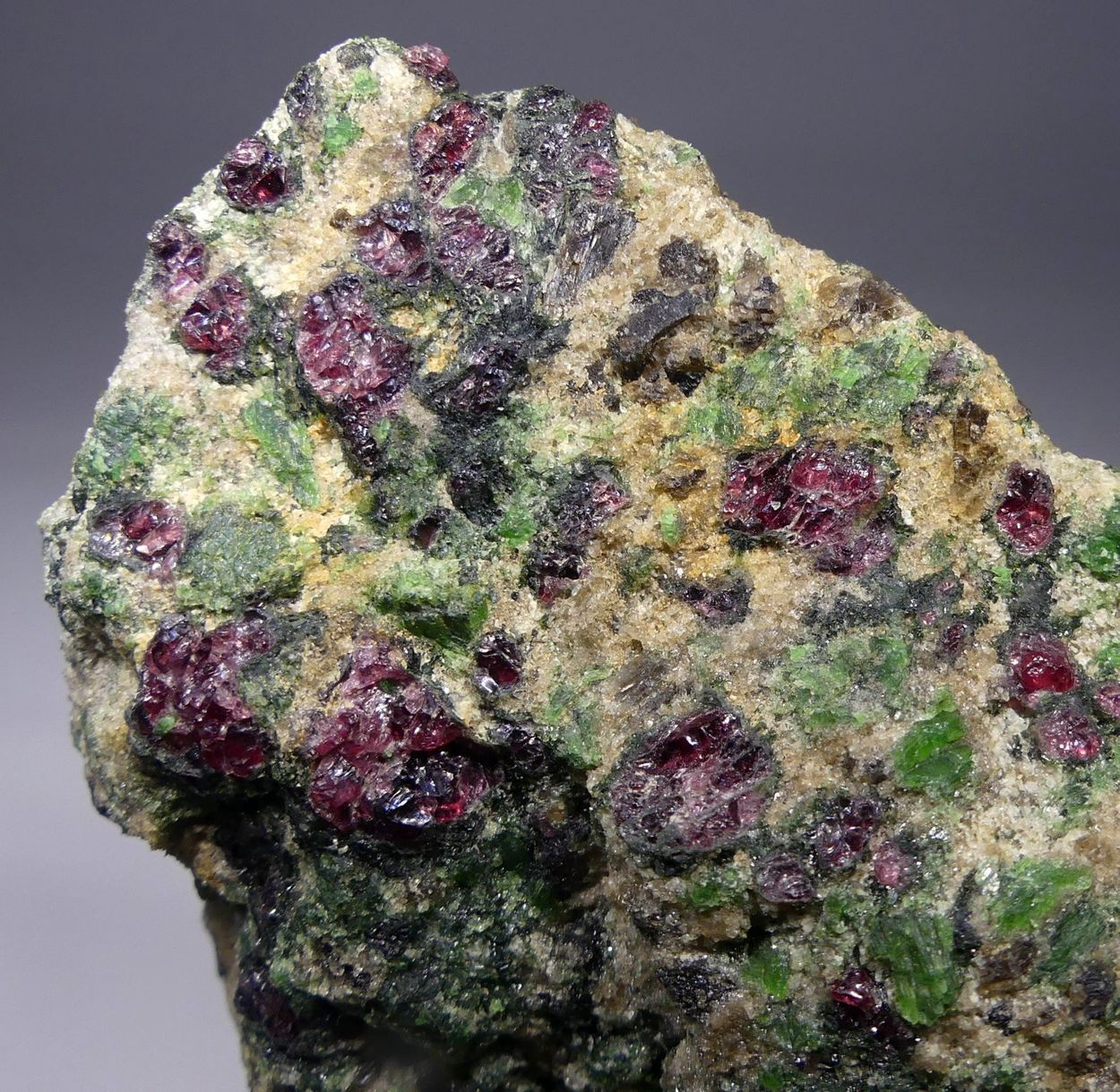 Pyrope & Chromian Diopside In Forsterite