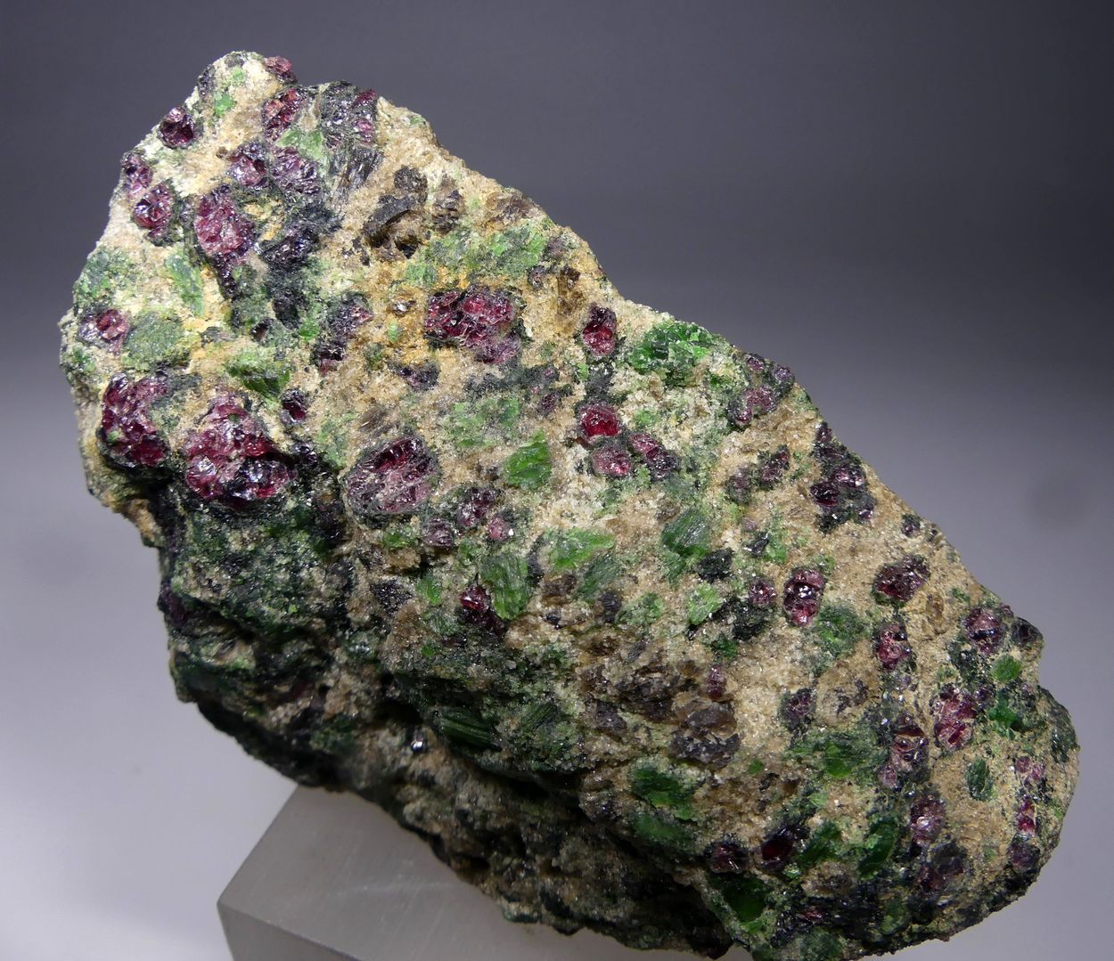 Pyrope & Chromian Diopside In Forsterite