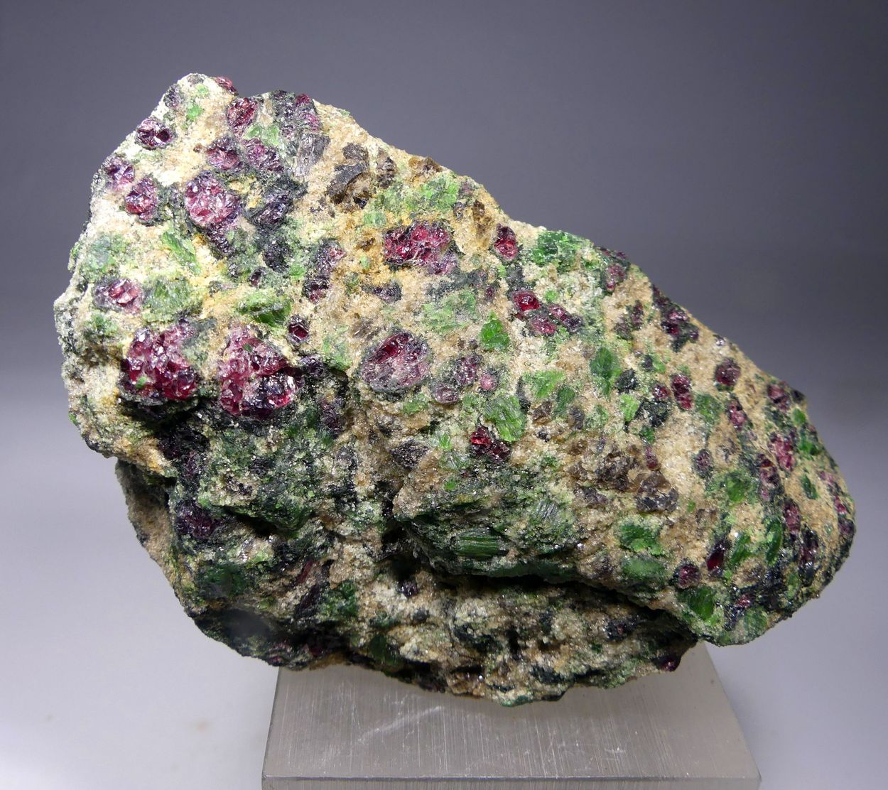 Pyrope & Chromian Diopside In Forsterite