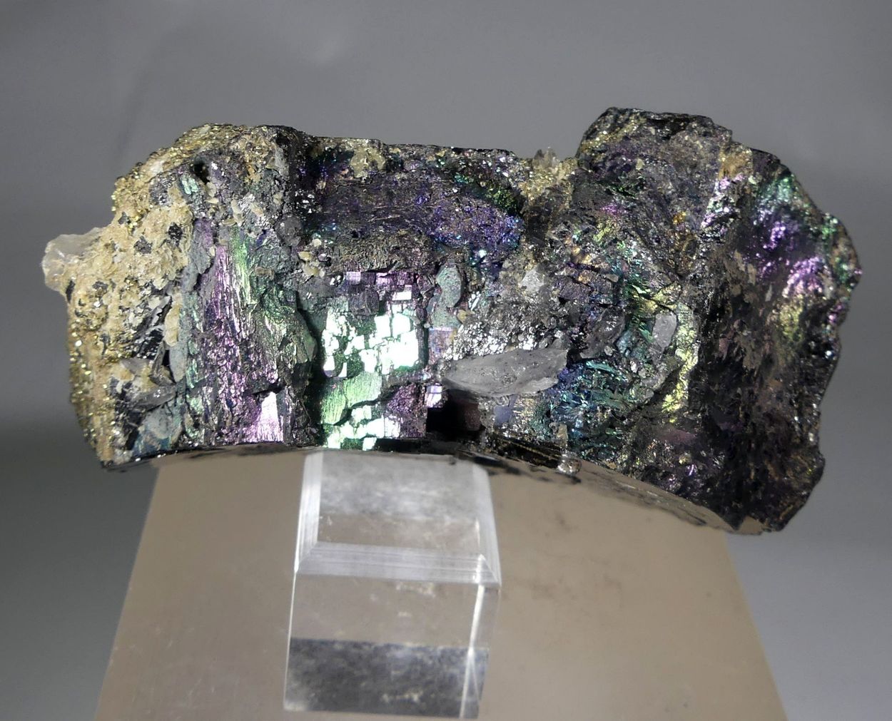 Ferberite With Pyrite