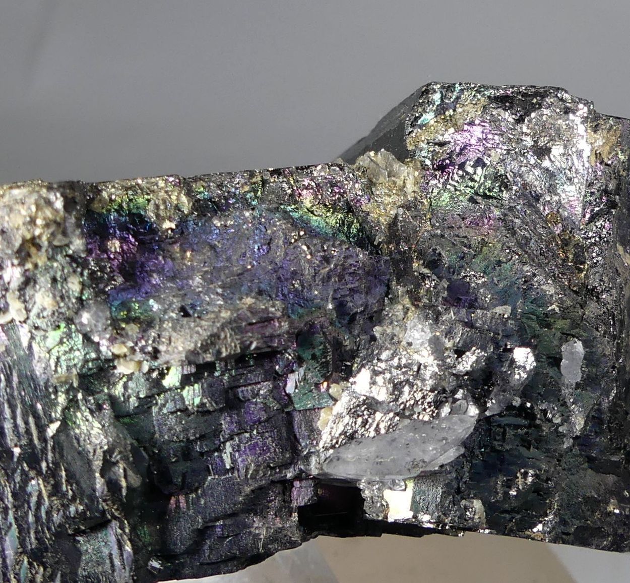 Ferberite With Pyrite