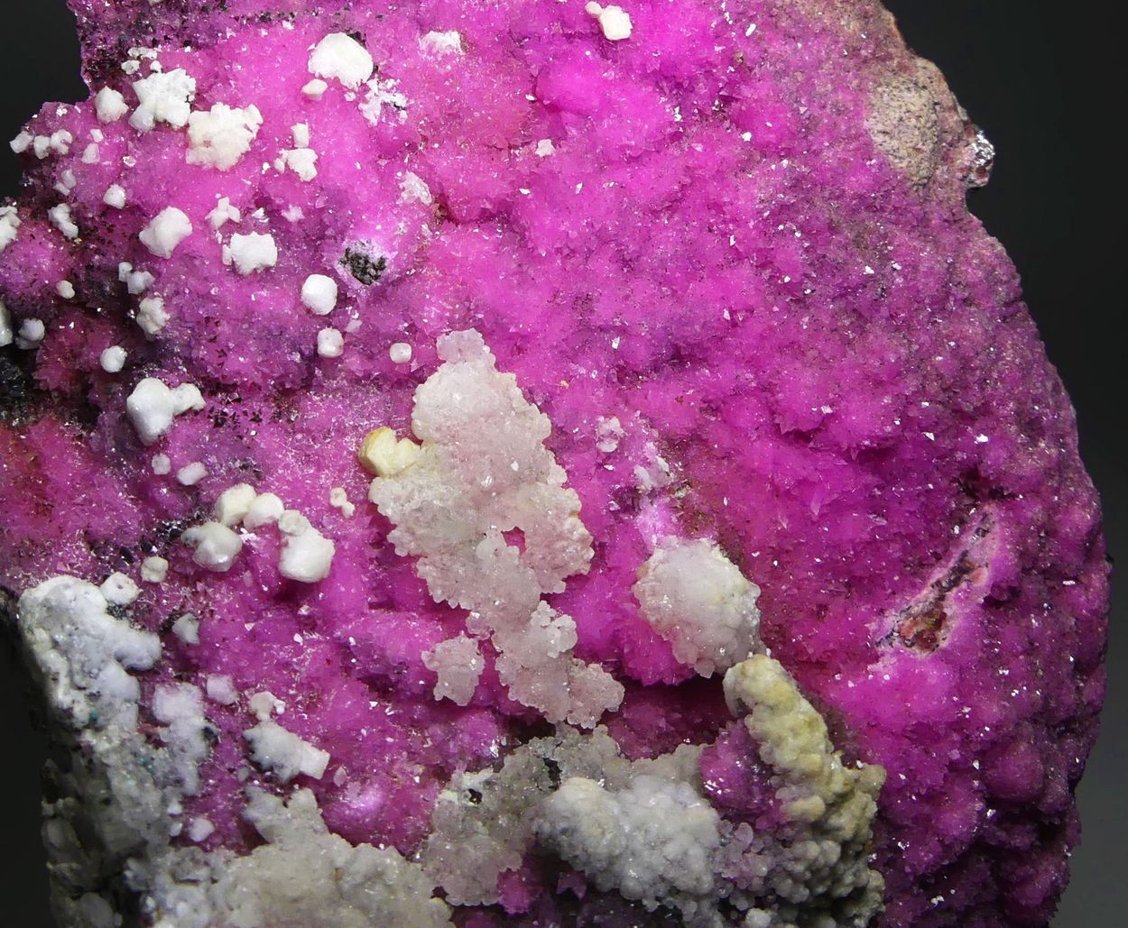 Cobaltoan Calcite With Dolomite