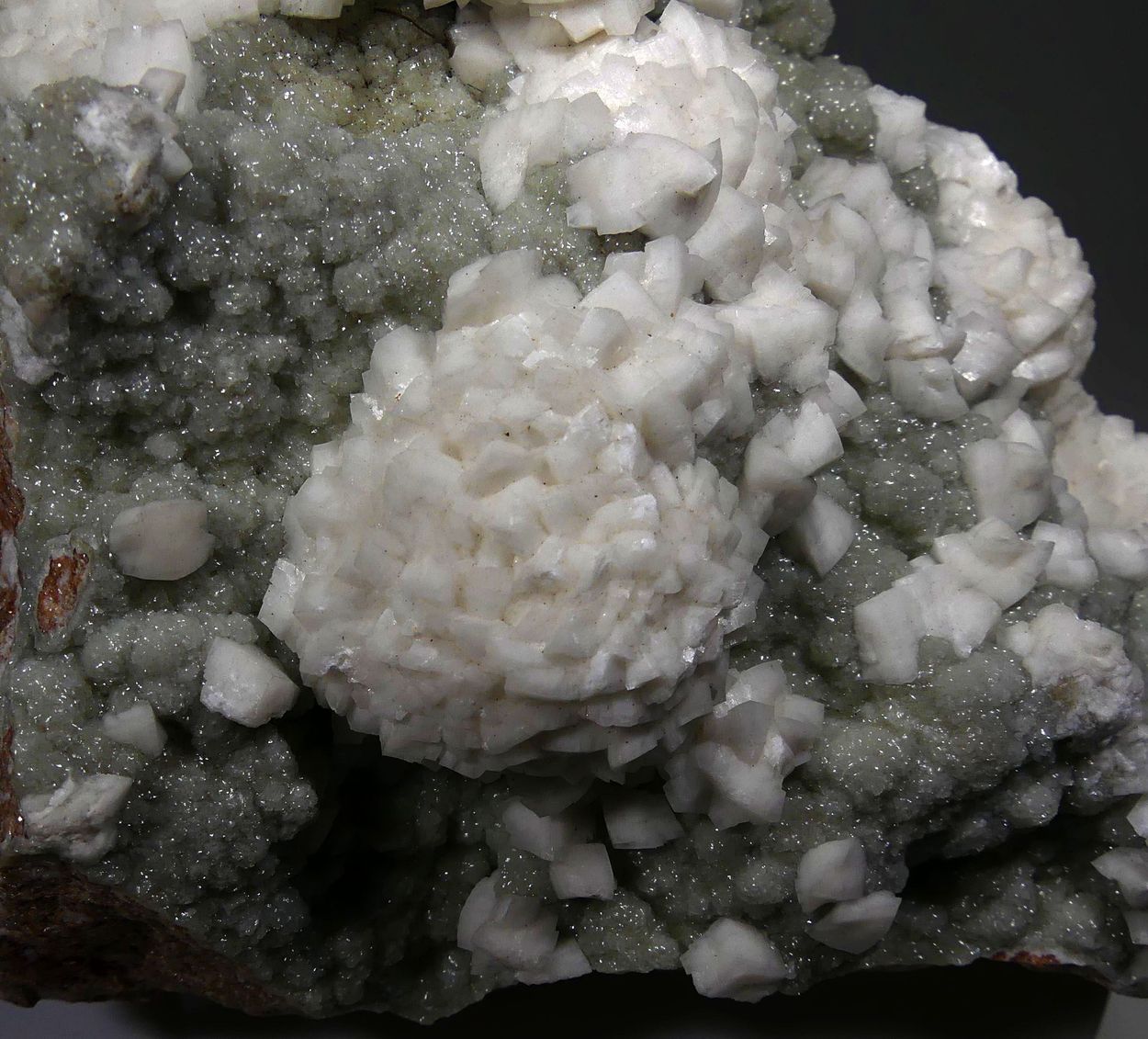 Dolomite On Willemite