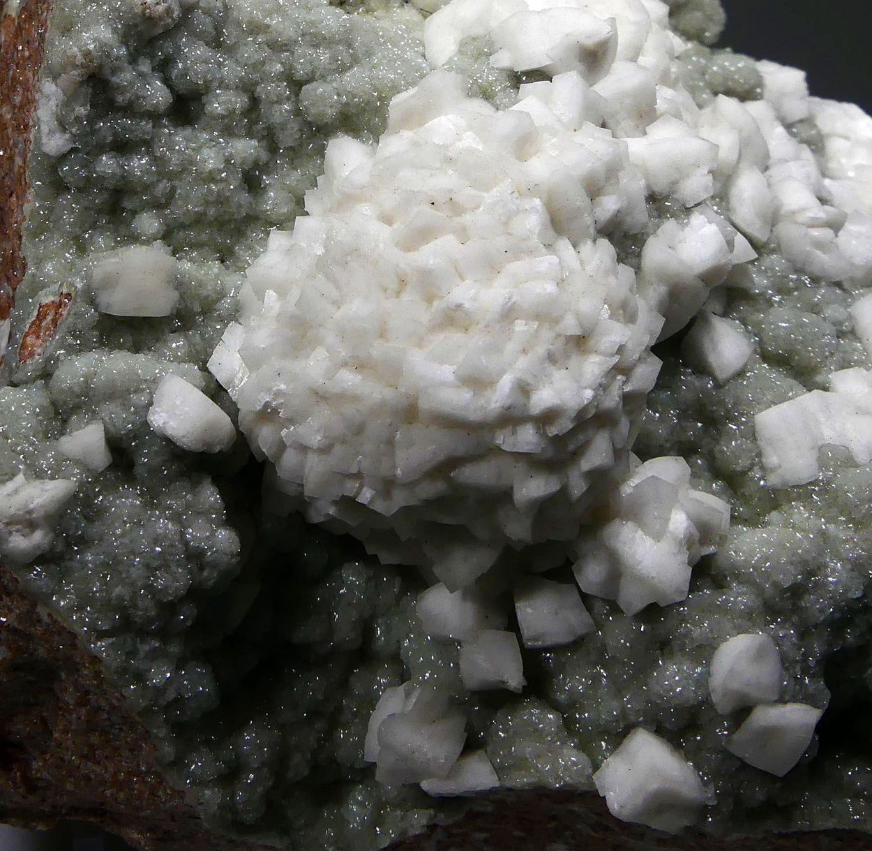 Dolomite On Willemite