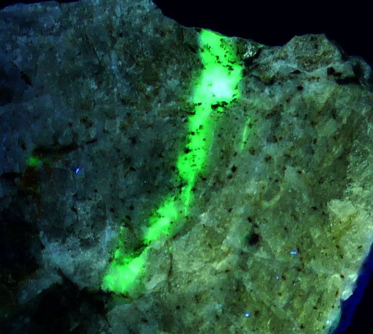 Hardystonite & Willemite