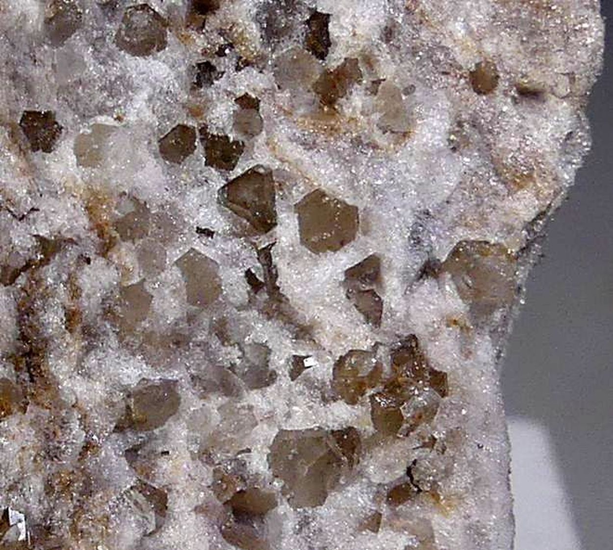 Zunyite