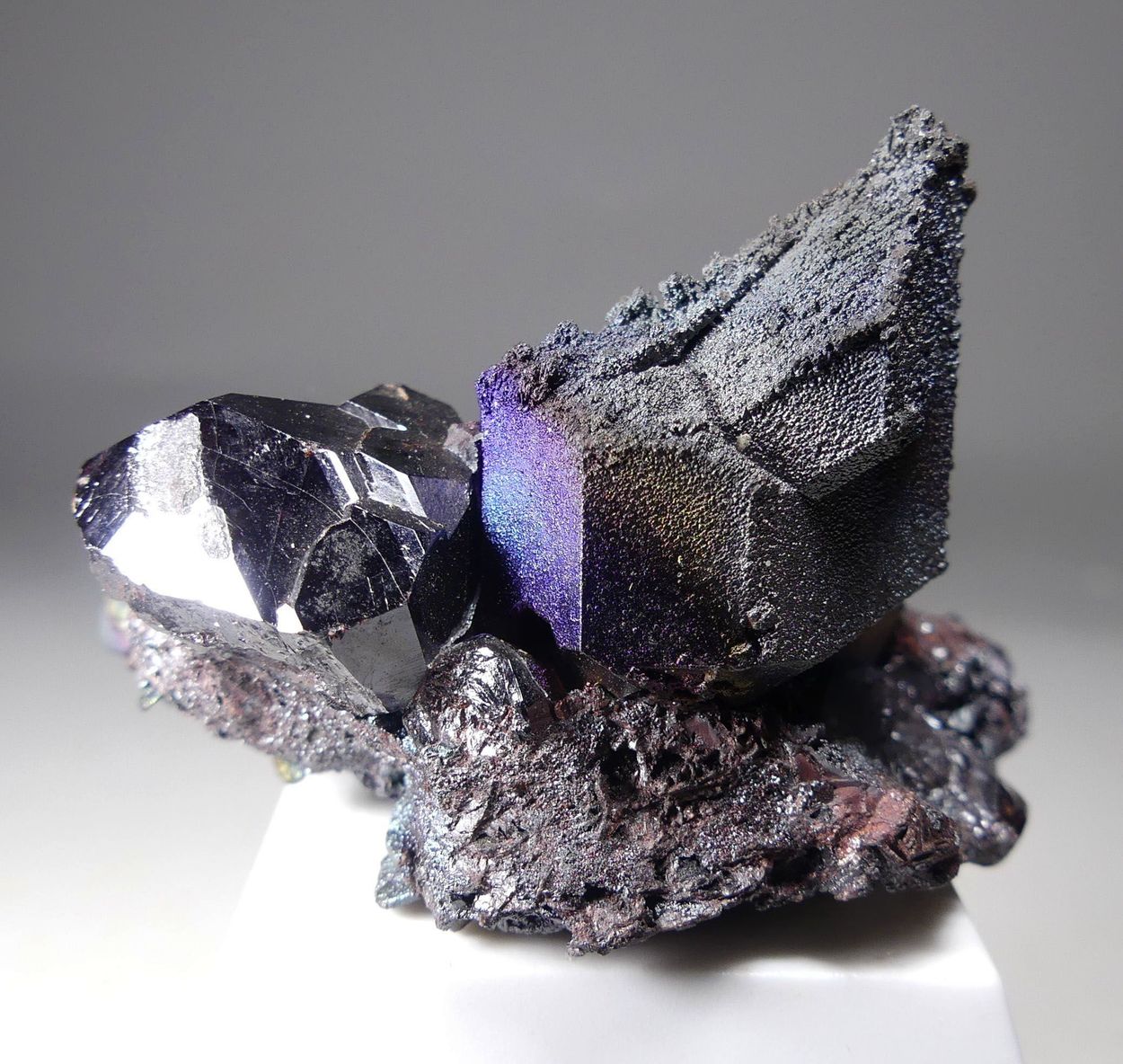 Rutile With Iridescent Goethite Psm Calcite