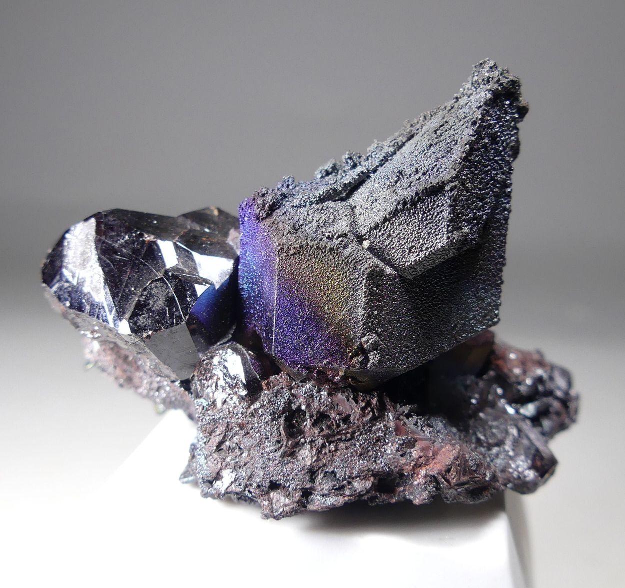 Rutile With Iridescent Goethite Psm Calcite