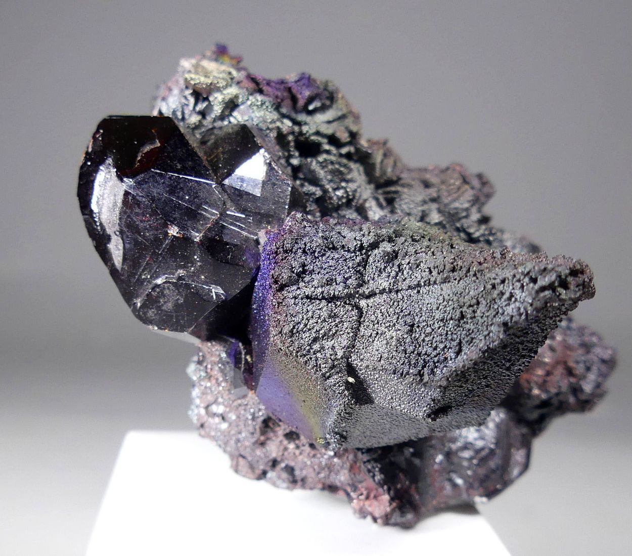 Rutile With Iridescent Goethite Psm Calcite