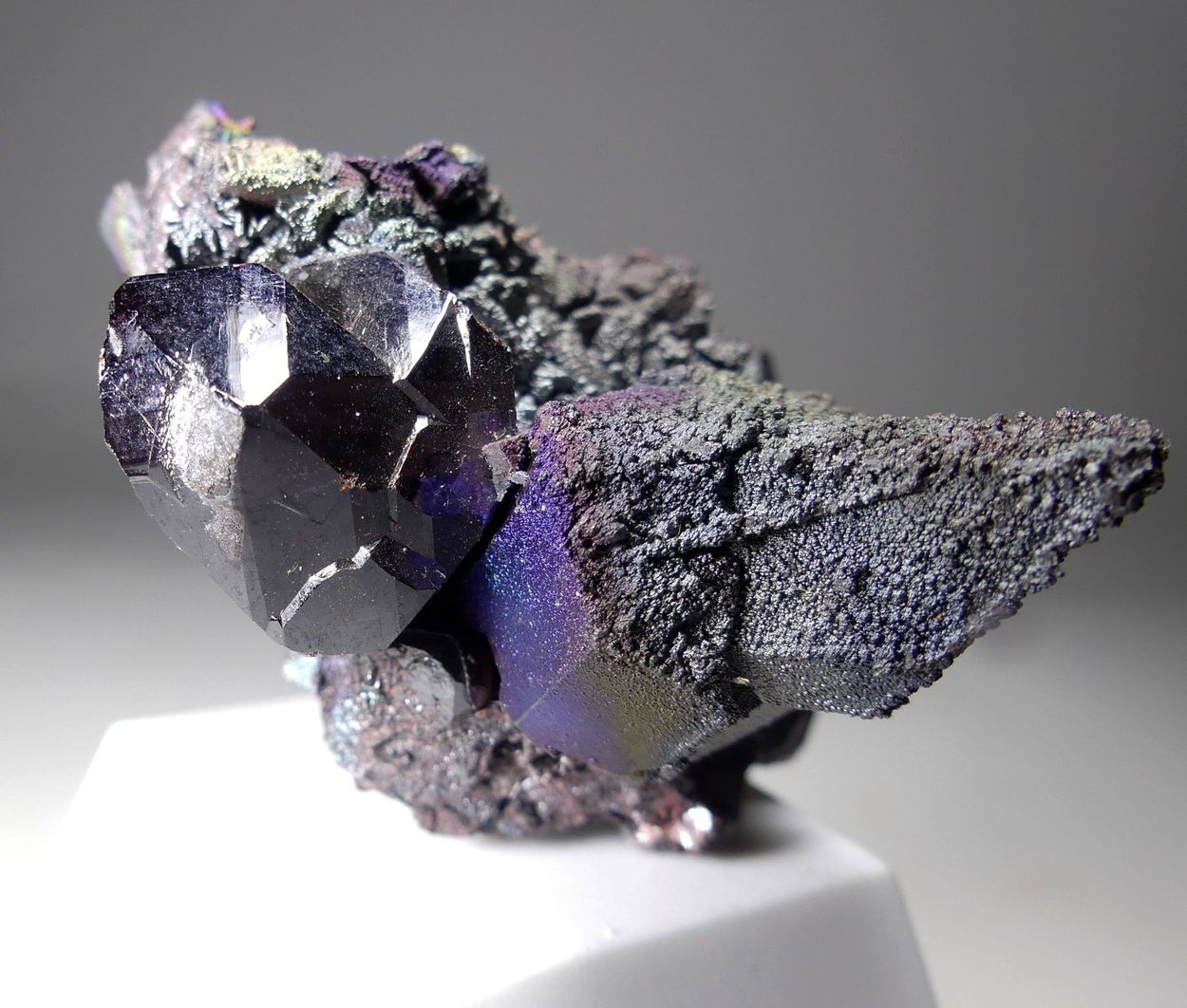 Rutile With Iridescent Goethite Psm Calcite